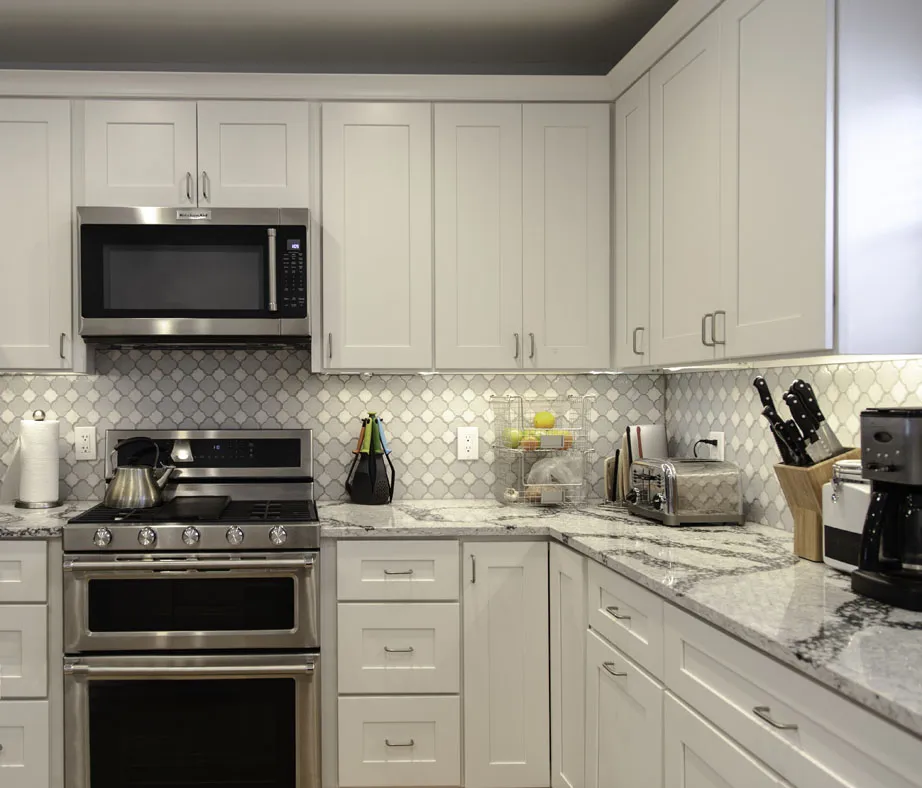 kitchen-cabinets_lifestyle2.jpg - ADM Contractors, LLC - ADM Contractors, LLC Kitchen Remodel New Berlin